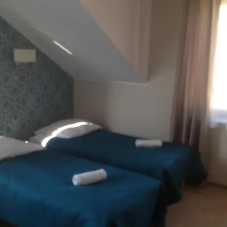 招待所 Resident *